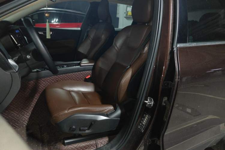 Used Volvo XC60 2019 T5 4x4 Smart Edition China V Standard Left Front Seat