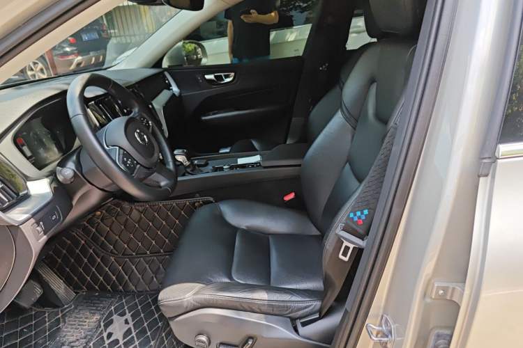 Used Volvo XC60 2019 T5 4x4 Zhiyuan Edition China VI Standard Left Front Seat