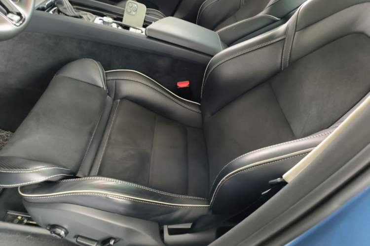 Used Volvo XC60 2019 T5 4x4 Smart & Dynamic Sport Edition China VI Standard Left Front Seat