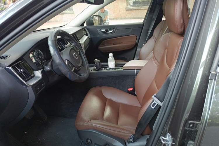 Used Volvo XC60 2019 T5 4x4 Smart Edition China V Standard Left Front Seat