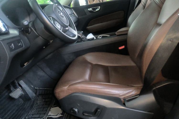 Used Volvo XC60 2019 T5 4x4 Smart Edition China VI Standard Left Front Seat