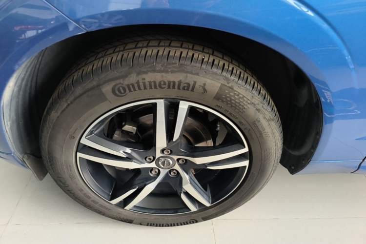 Used Volvo XC60 2019 T5 4x4 Smart & Dynamic Sport Edition China VI Standard Left Front Wheel Hub