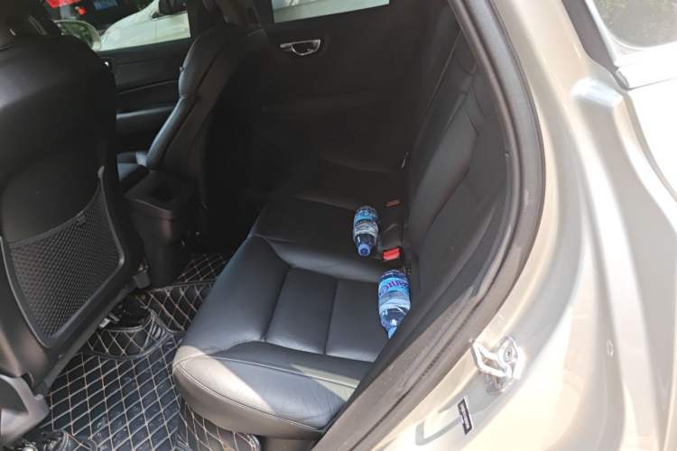 Used Volvo XC60 2019 T5 4x4 Zhiyuan Edition China VI Standard Left Rear Seat