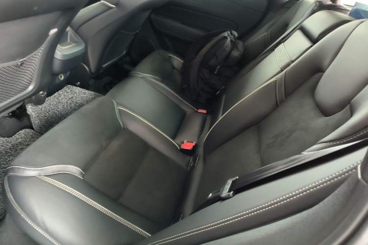Used Volvo XC60 2019 T5 4x4 Smart & Dynamic Sport Edition China VI Standard Left Rear Seat