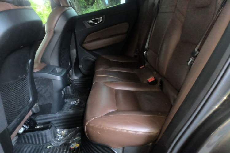 Used Volvo XC60 2019 T5 4x4 Smart Edition China VI Standard Left Rear Seat
