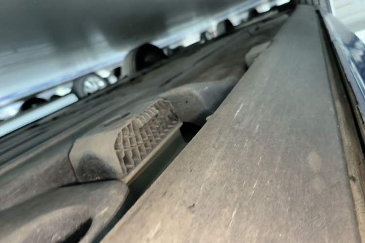 Used Volvo XC60 2019 T5 4x4 Smart & Dynamic Sport Edition China VI Standard Left Side Sill