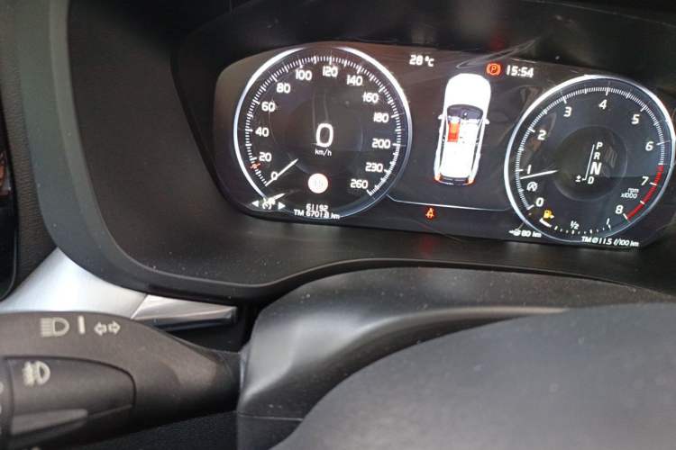Used Volvo XC60 2019 T5 4x4 Smart Edition China V Standard Odometer Close Up