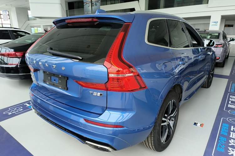 Used Volvo XC60 2019 T5 4x4 Smart & Dynamic Sport Edition China VI Standard Rear Right 45 Deg