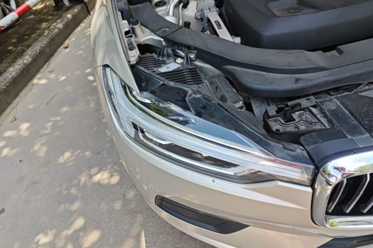 Used Volvo XC60 2019 T5 4x4 Zhiyuan Edition China VI Standard Right Front Headlight