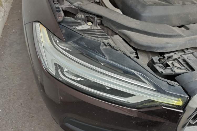Used Volvo XC60 2019 T5 4x4 Smart Edition China V Standard Right Front Headlight
