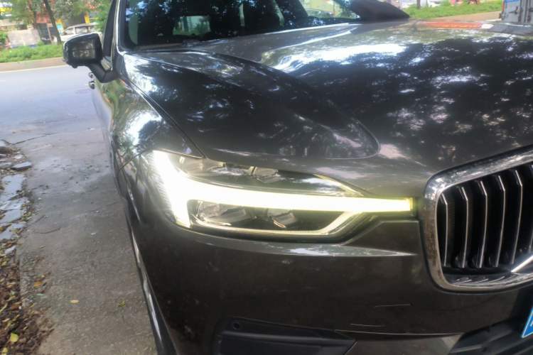 Used Volvo XC60 2019 T5 4x4 Smart Edition China VI Standard Right Front Headlight