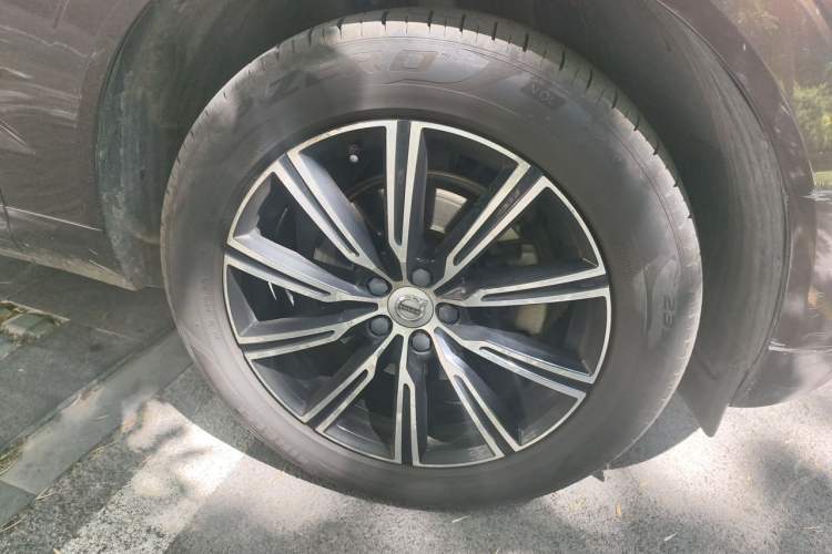 Used Volvo XC60 2019 T5 4x4 Zhiya Luxury Edition China V Standard Right Front Wheel Hub
