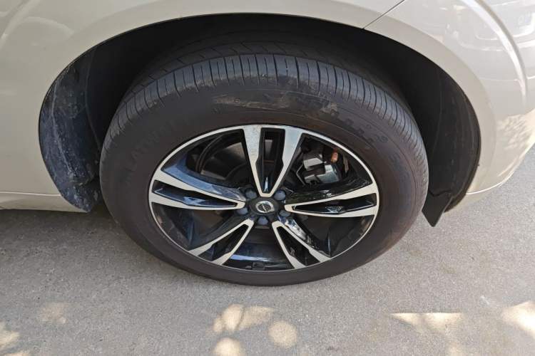 Used Volvo XC60 2019 T5 4x4 Zhiyuan Edition China VI Standard Right Front Wheel Hub