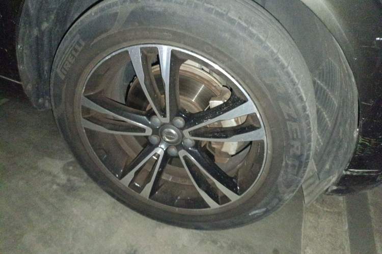 Used Volvo XC60 2019 T5 4x4 Zhiyuan Edition China VI Standard Right Front Wheel Hub