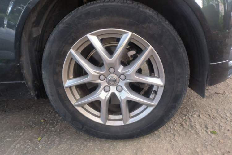 Used Volvo XC60 2019 T5 4x4 Smart Edition China VI Standard Right Front Wheel Hub