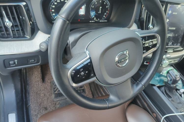 Used Volvo XC60 2019 T5 4x4 Zhiya Luxury Edition China V Standard Steering Wheel