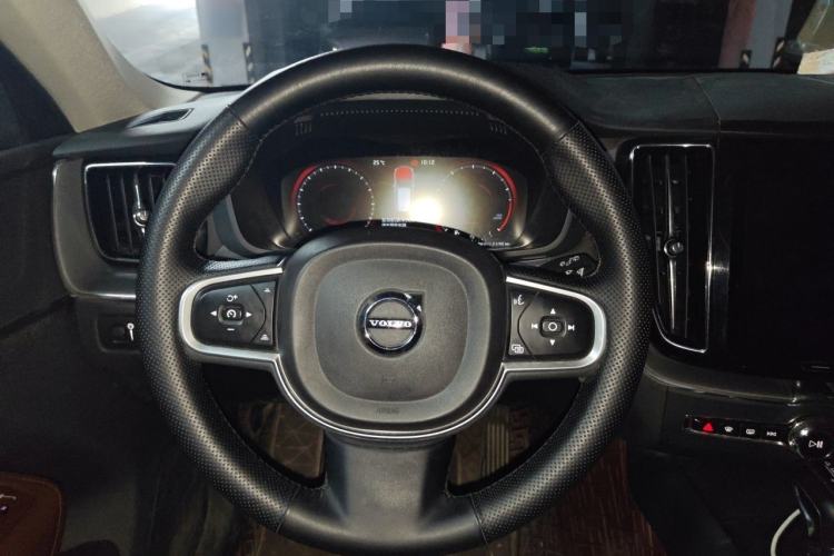 Used Volvo XC60 2019 T5 4x4 Smart Edition China V Standard Steering Wheel