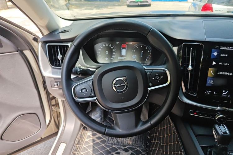Used Volvo XC60 2019 T5 4x4 Zhiyuan Edition China VI Standard Steering Wheel