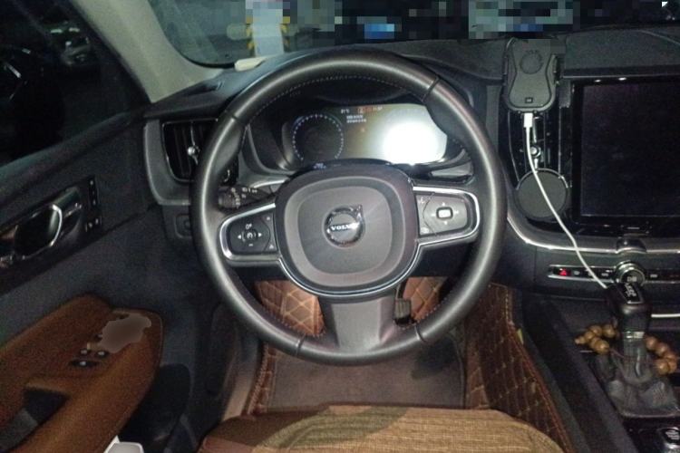 Used Volvo XC60 2019 T5 4x4 Zhiyuan Edition China VI Standard Steering Wheel