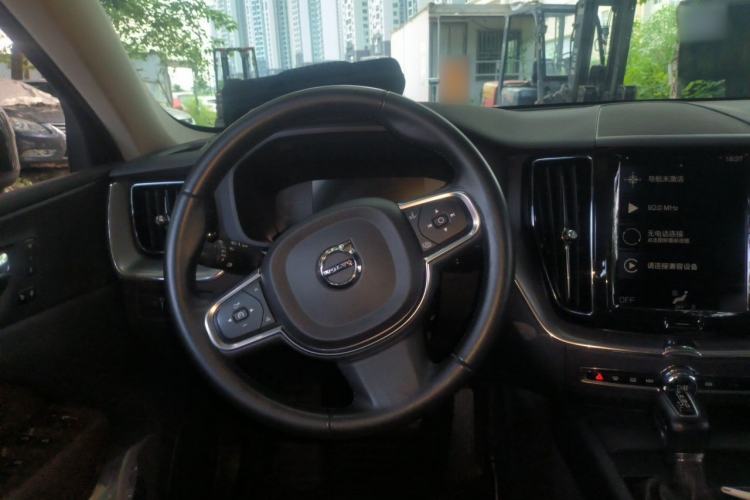 Used Volvo XC60 2019 T5 4x4 Smart Edition China VI Standard Steering Wheel