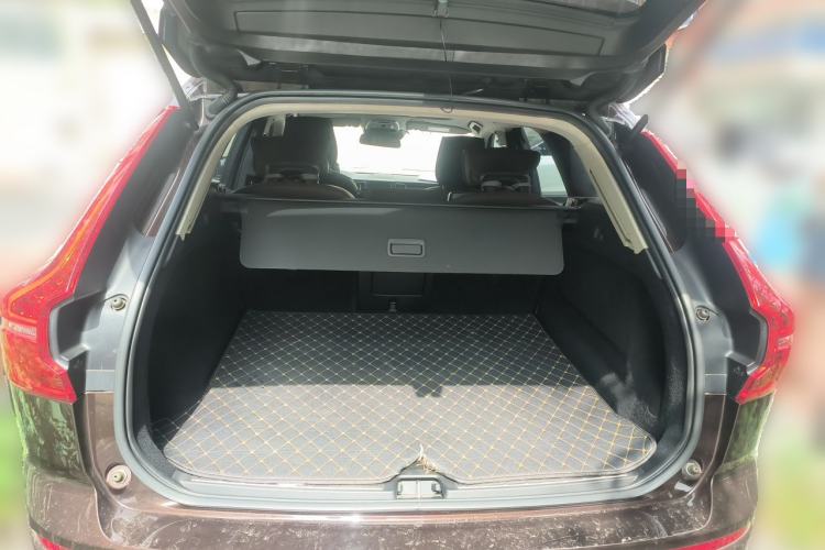 Used Volvo XC60 2019 T5 4x4 Smart Edition China V Standard Trunk