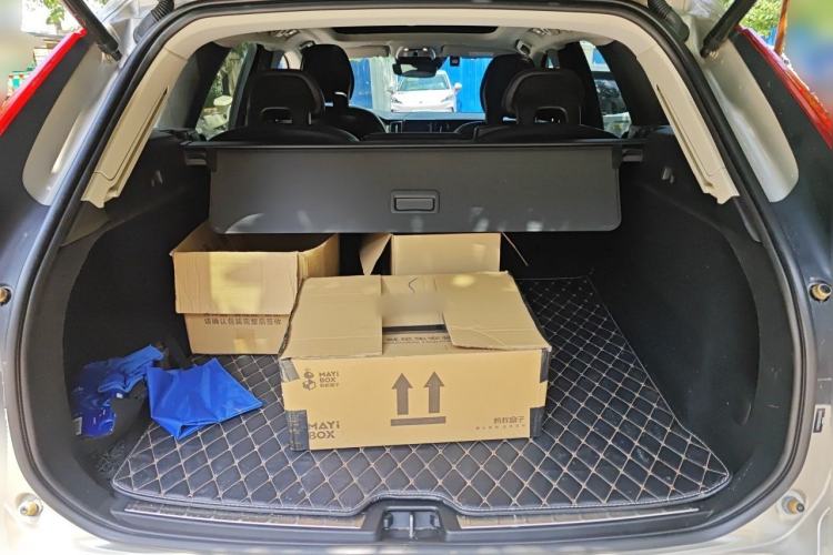 Used Volvo XC60 2019 T5 4x4 Zhiyuan Edition China VI Standard Trunk