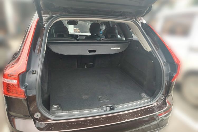 Used Volvo XC60 2019 T5 4x4 Smart Edition China V Standard Trunk