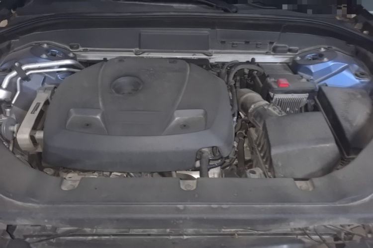 Used Volvo XC60 2019 T5 4x4 Smart & Dynamic Sport Edition China VI Standard Engine Bay