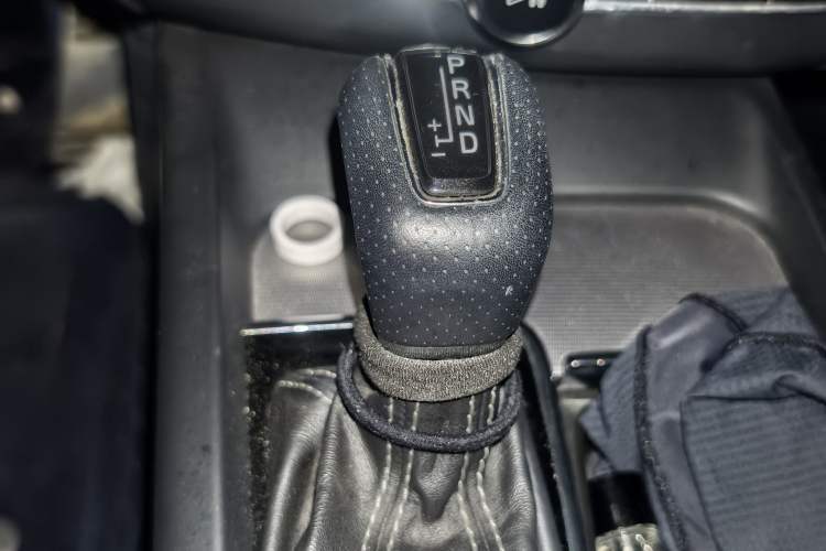 Used Volvo XC60 2019 T5 4x4 Smart & Dynamic Sport Edition China VI Standard Gear Lever