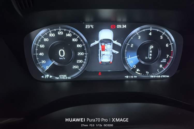 Used Volvo XC60 2019 T5 4x4 Smart & Dynamic Sport Edition China VI Standard Odometer Close Up