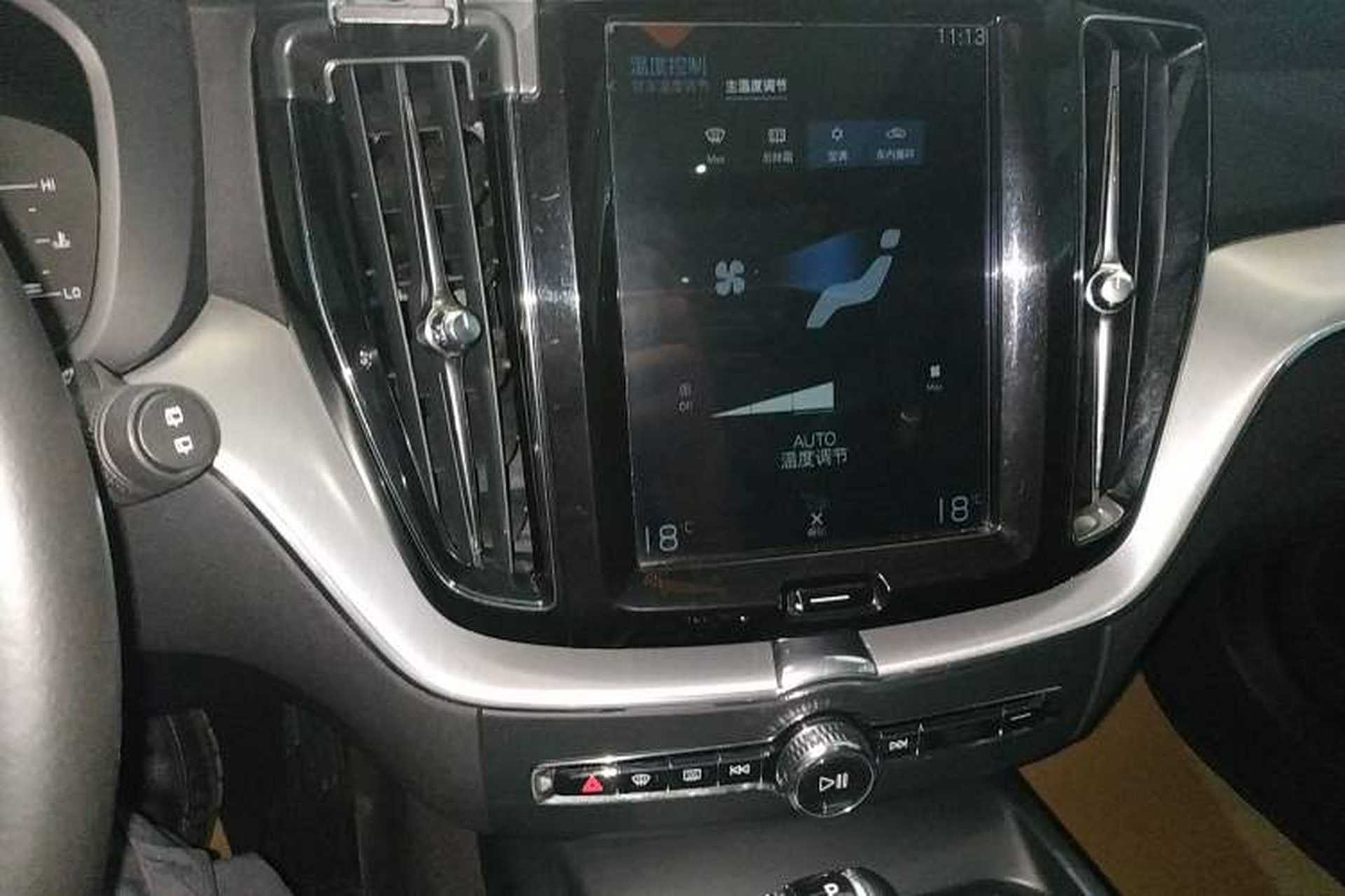 Used Volvo XC60 2019 T5 4x4 Smart Edition China V Standard Audio And AC Panel
