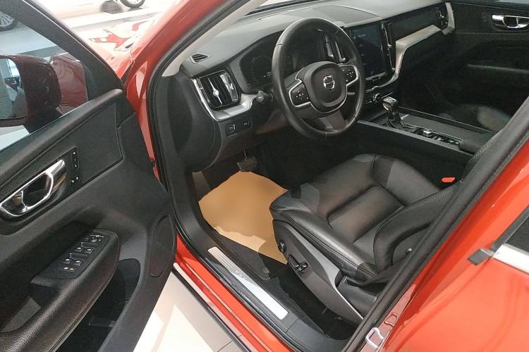 Used Volvo XC60 2019 T5 4x4 Smart Edition China V Standard Driver Seat