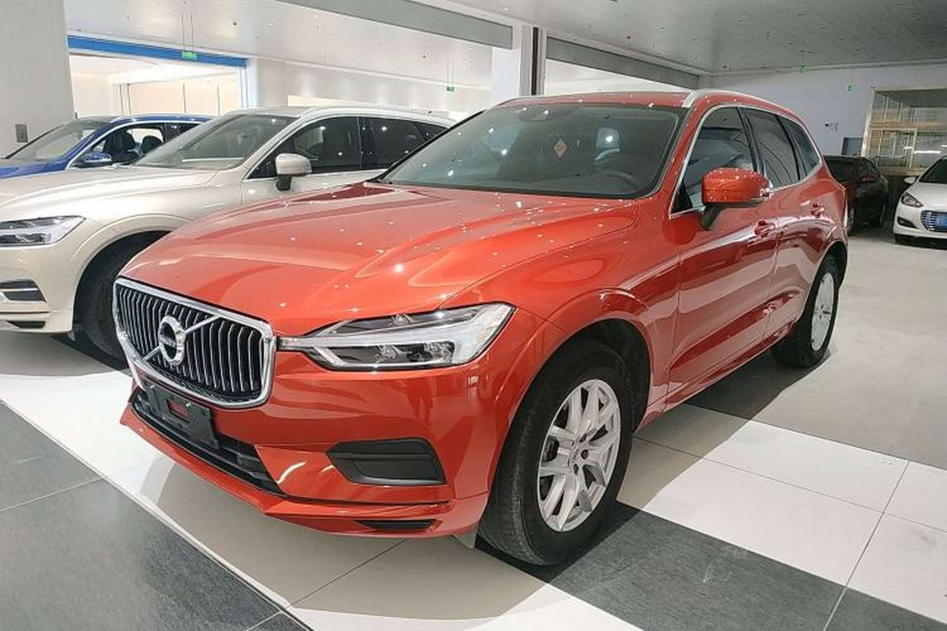 Used Volvo XC60 2019 T5 4x4 Smart Edition China V Standard Front Left 45 Deg
