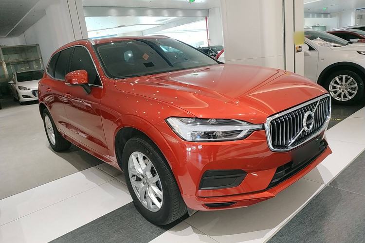 Used Volvo XC60 2019 T5 4x4 Smart Edition China V Standard Front Right 45 Deg