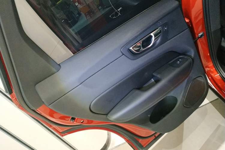 Used Volvo XC60 2019 T5 4x4 Smart Edition China V Standard Left Rear Door Interior
