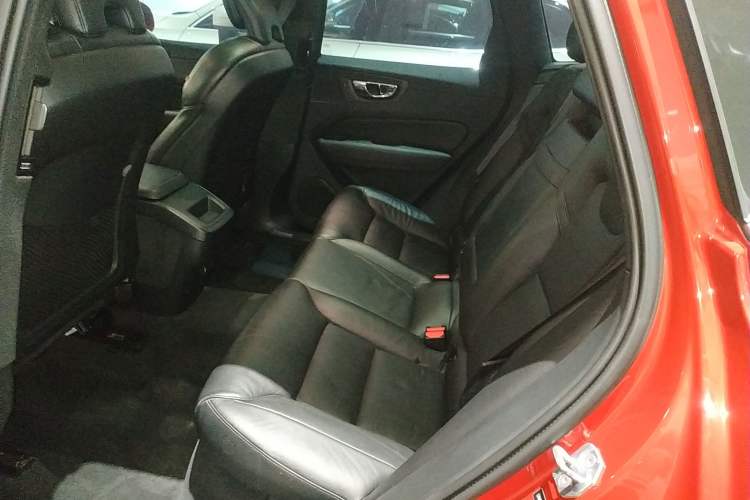 Used Volvo XC60 2019 T5 4x4 Smart Edition China V Standard Left Rear Seat