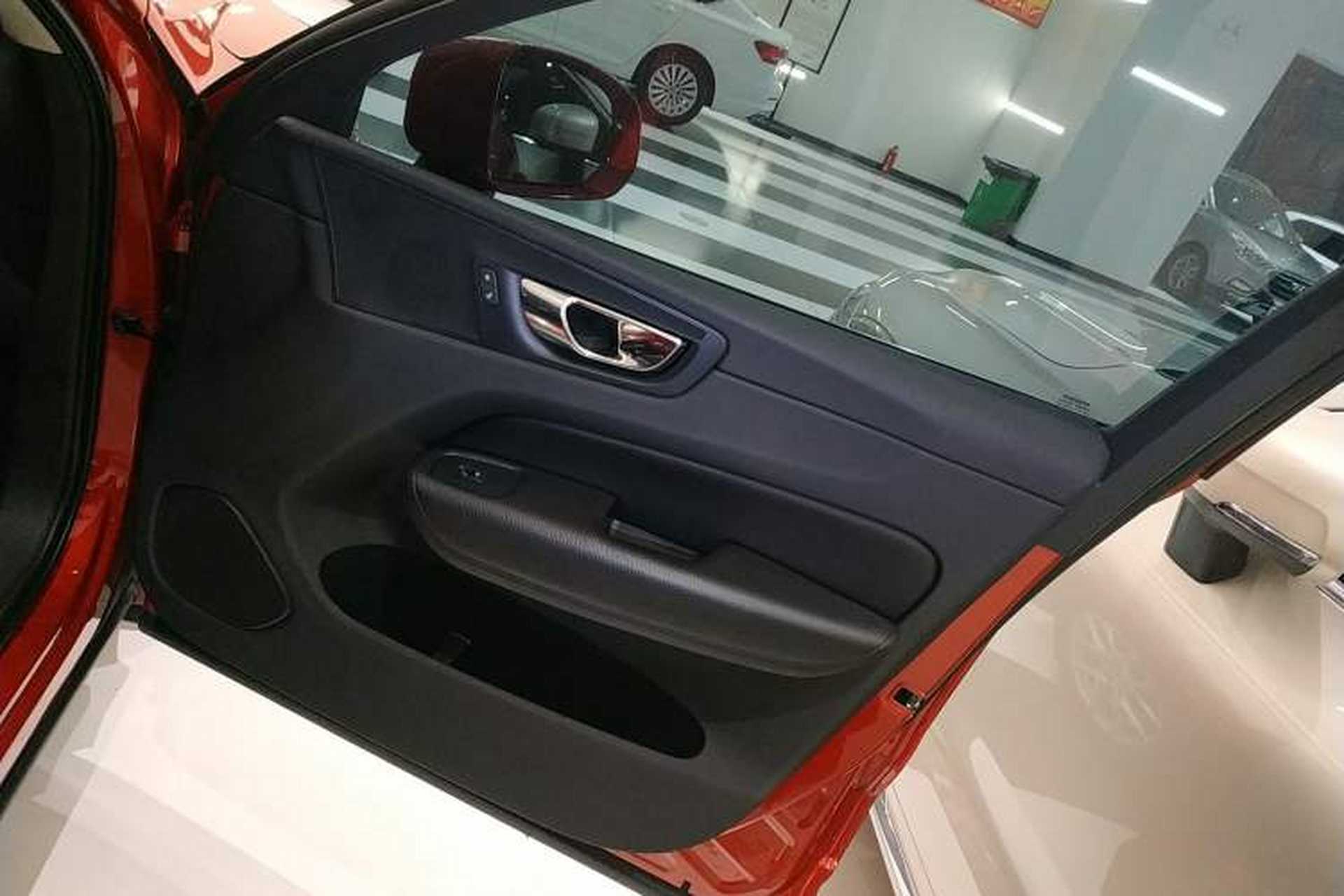 Used Volvo XC60 2019 T5 4x4 Smart Edition China V Standard Right Front Door Interior