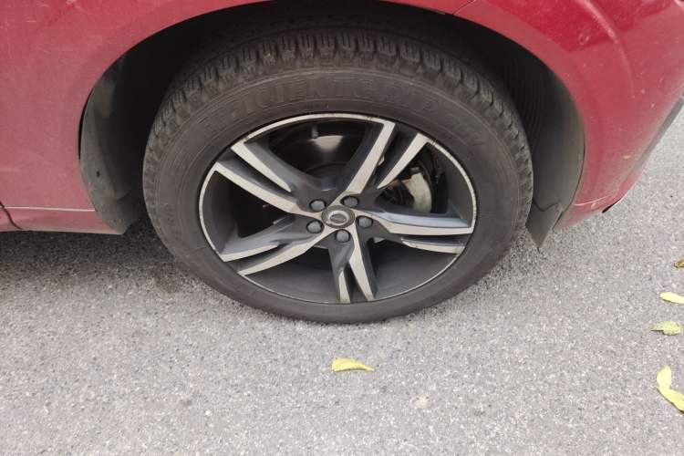 Used Volvo XC60 2019 T5 4x4 Zhiyuan Sport Edition China V Standard Right Front Wheel Hub