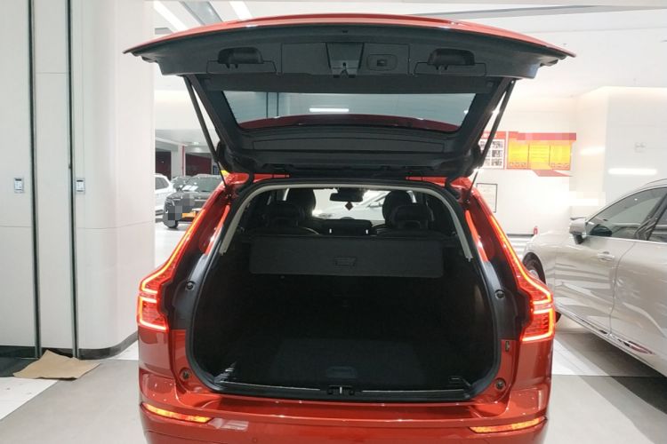 Used Volvo XC60 2019 T5 4x4 Smart Edition China V Standard Trunk