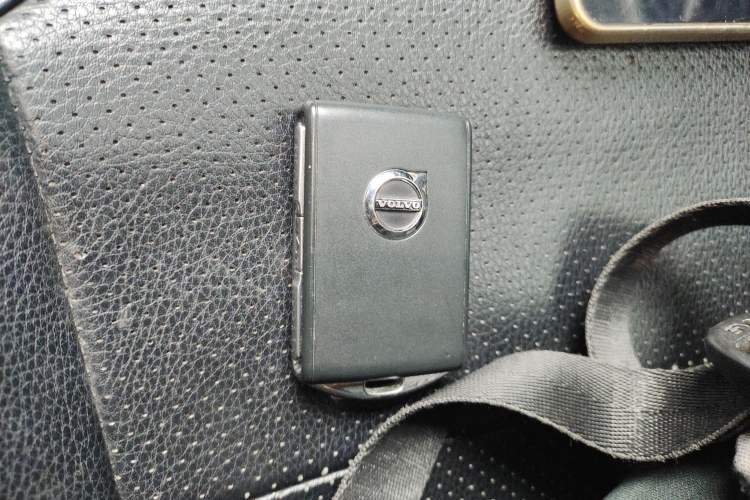 Used Volvo XC60 2019 T5 4x4 Zhiyuan Sport Edition China V Standard Vehicle Key