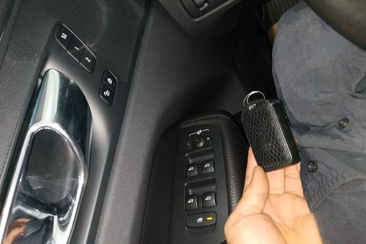 Used Volvo XC60 2019 T5 4x4 Smart Edition China V Standard Vehicle Key