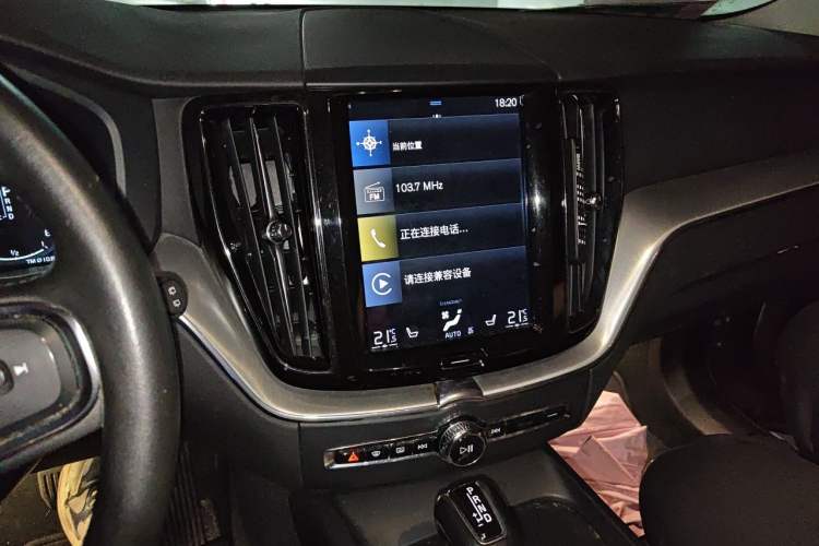 Used Volvo XC60 2019 T5 4x4 Smart Edition China V Standard Audio And AC Panel