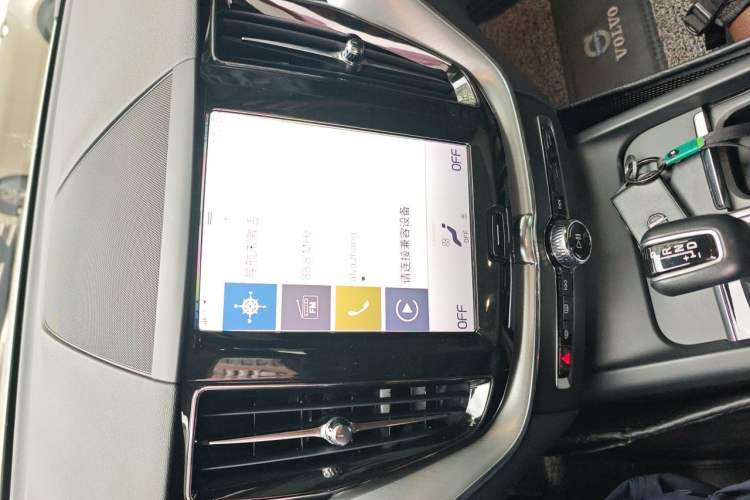 Used Volvo XC60 2019 T5 4x4 Smart Edition China V Standard Audio And AC Panel