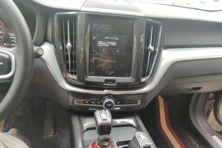 Used Volvo XC60 2019 T5 4x4 Smart Edition China V Standard Audio And AC Panel