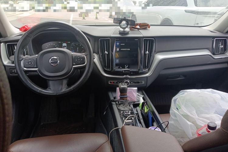 Used Volvo XC60 2019 T5 4x4 Smart Edition China V Standard Center Console