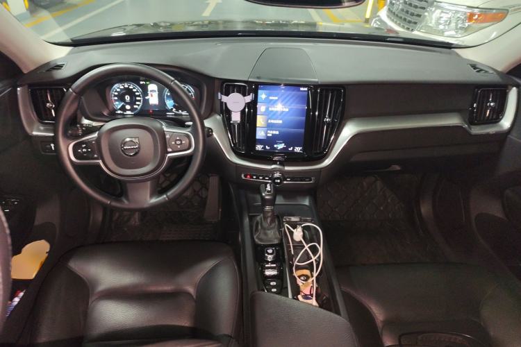 Used Volvo XC60 2019 T5 4x4 Smart Edition China V Standard Center Console
