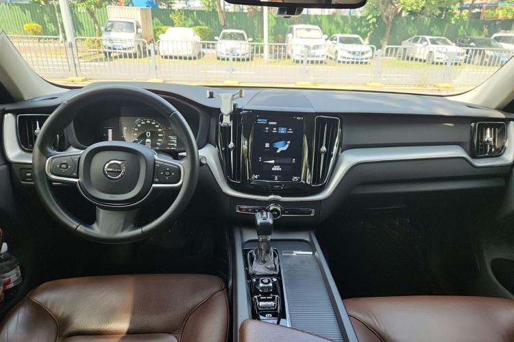 Used Volvo XC60 2019 T5 4x4 Smart Edition China V Standard Center Console