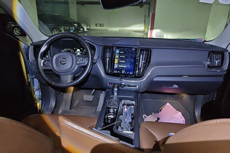 Used Volvo XC60 2019 T5 4x4 Smart Edition China V Standard Center Console