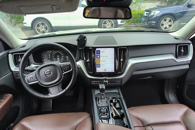 Used Volvo XC60 2019 T5 4x4 Smart Edition China V Standard Center Console
