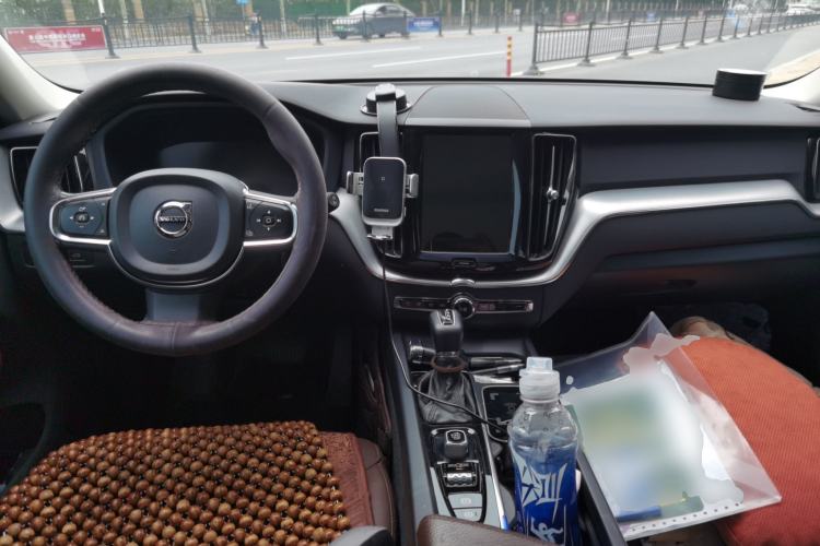 Used Volvo XC60 2019 T5 4x4 Smart Edition China V Standard Center Console